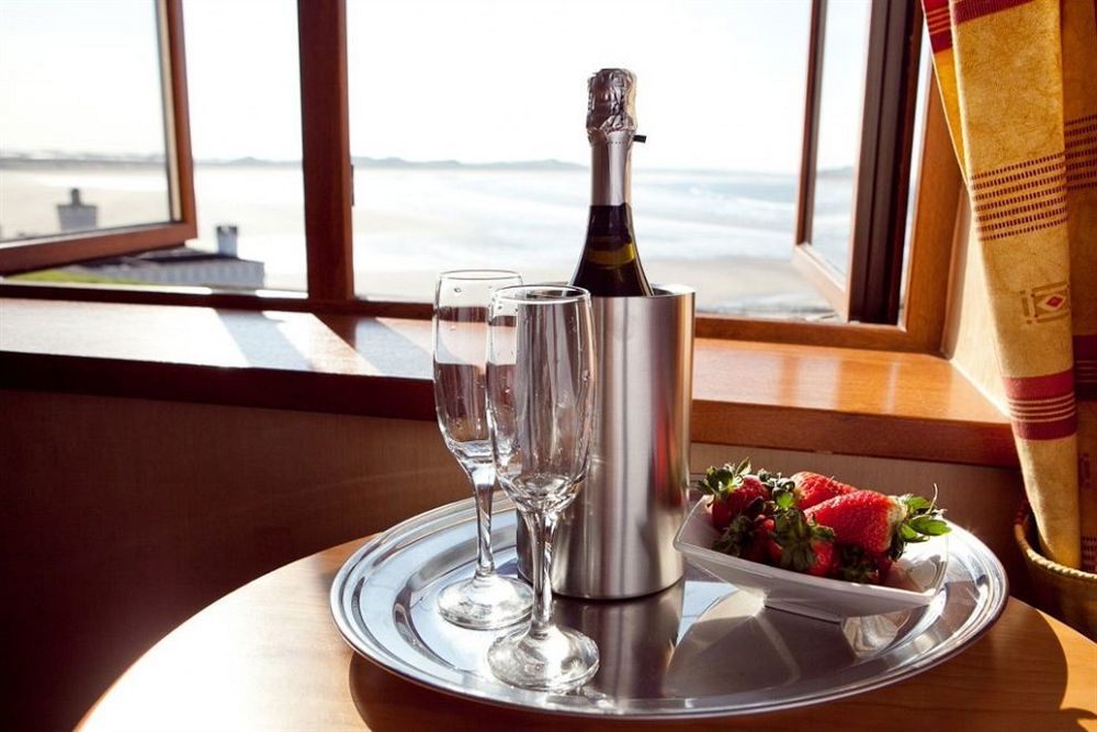 Waterfront House & Restaurant Hotel Enniscrone Buitenkant foto